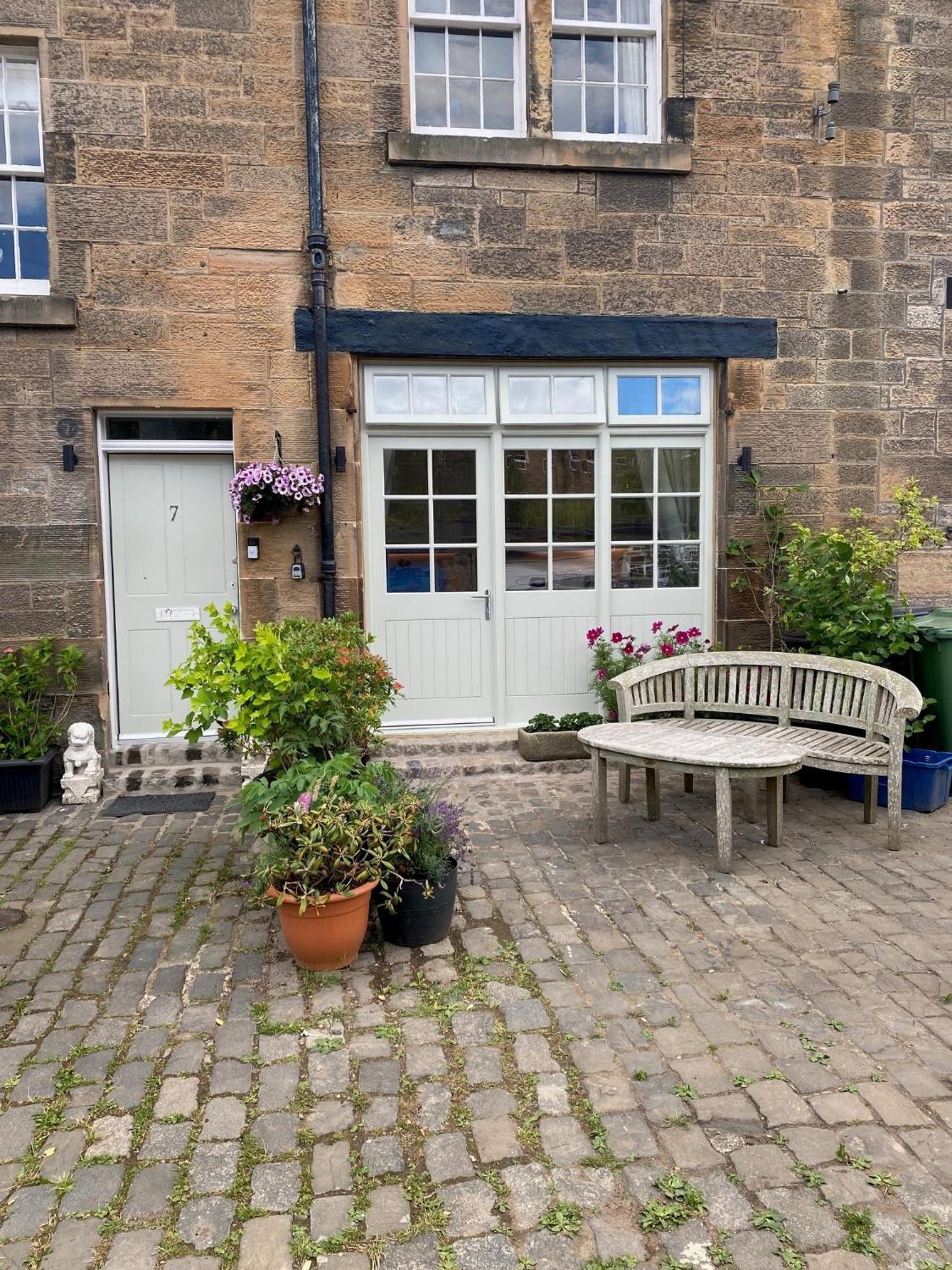 7A The Mews - Cottage In The City エディンバラ エクステリア 写真