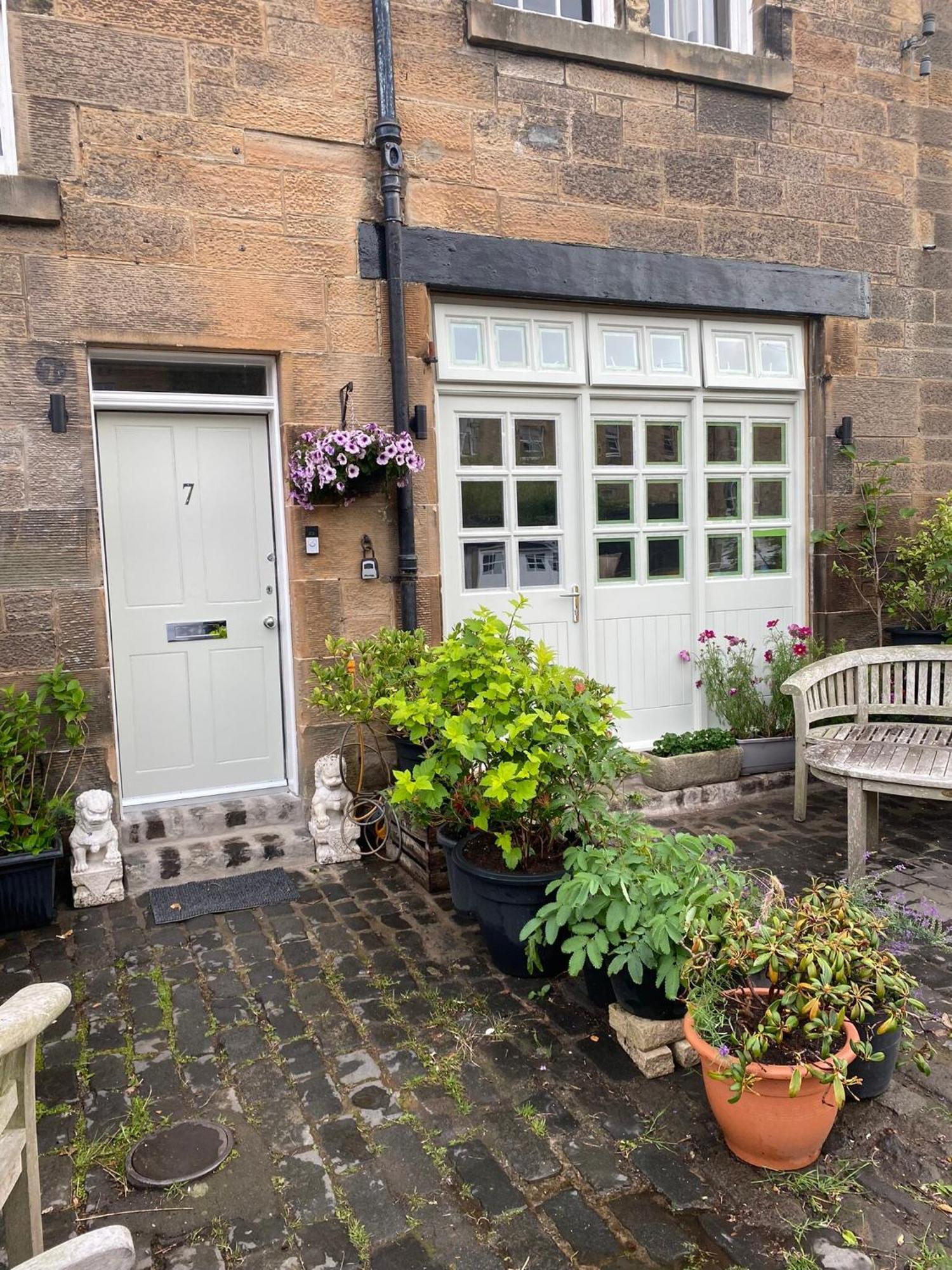 7A The Mews - Cottage In The City エディンバラ エクステリア 写真